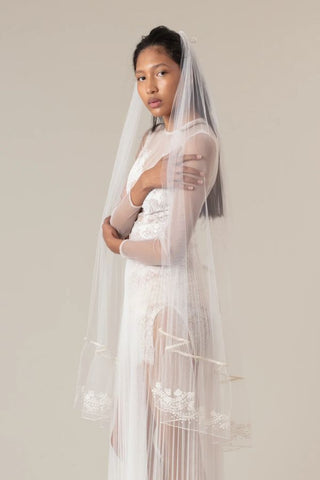 Martina Satin Bows and Pearls Embroidered Veil | Ofrenda