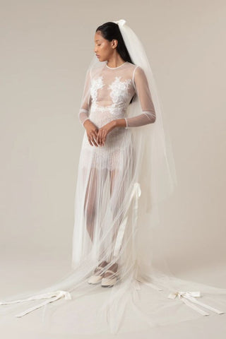 Nina Satin Three Tier Bow Veil | Ofrenda