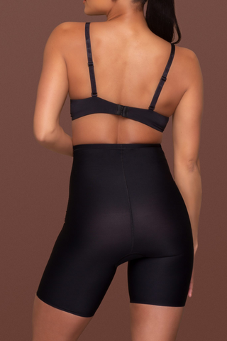 The Sculpting High Waist Short has a high control shaping effect that sculpts your body in a comfortable way. Available in both beige and black, designed by ByeBra.