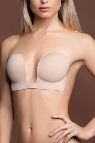 The strapless and backless U-Bra makes it possible to wear almost any shirt without showing your bra. Suitable for a deep-V, featuring no seams and a smooth design. 
