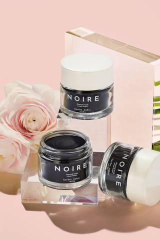 NOIRE is not your average charcoal mask. The highly concentrated, customizable powder-blend of activated charcoal and bentonite clay extracts toxins from the skin’s surface, unclogging pores, exfoliating the skin, and stimulating blood flow. The result is a face so fresh and glow-y you’ll want to make big plans, stat. Free of preservatives, this supercharged mask is one you can feel great about using.