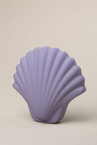 Bring the vacation home with our new Seashell Vases designed by Los Objetos Decorativos. Each piece is crafted by skilled ceramic artisans in Spain. This piece is the combination of 3D modeling and hand-crafted production. The rear vase allows putting your favourite floral arrangements. The perfect gift for yourself or someone in your universe.