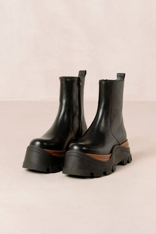 Sapphire Nutty Leather Ankle Boots | Black