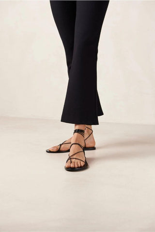 Tulip Leather Sandals | Black
