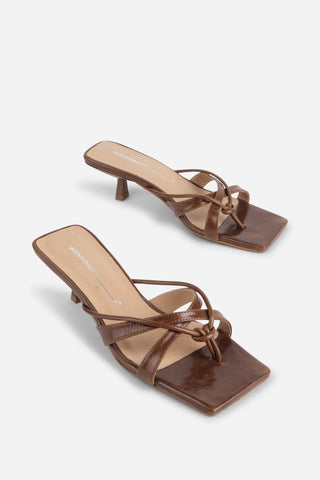 Eli Pantent Leather Sandal | Chestnut