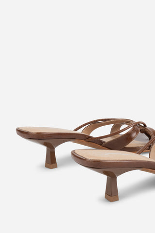 Eli Pantent Leather Sandal | Chestnut