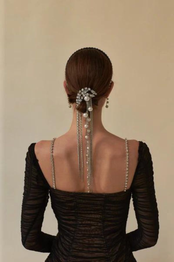 combing for for spine Crystal Spine Clip