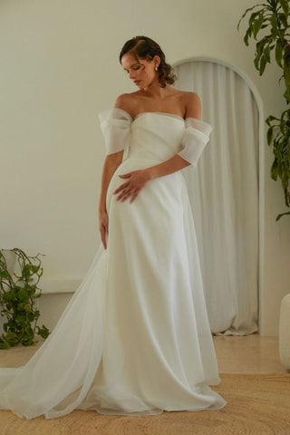 Newhite Bridal Gown Oasis Wedding Dress