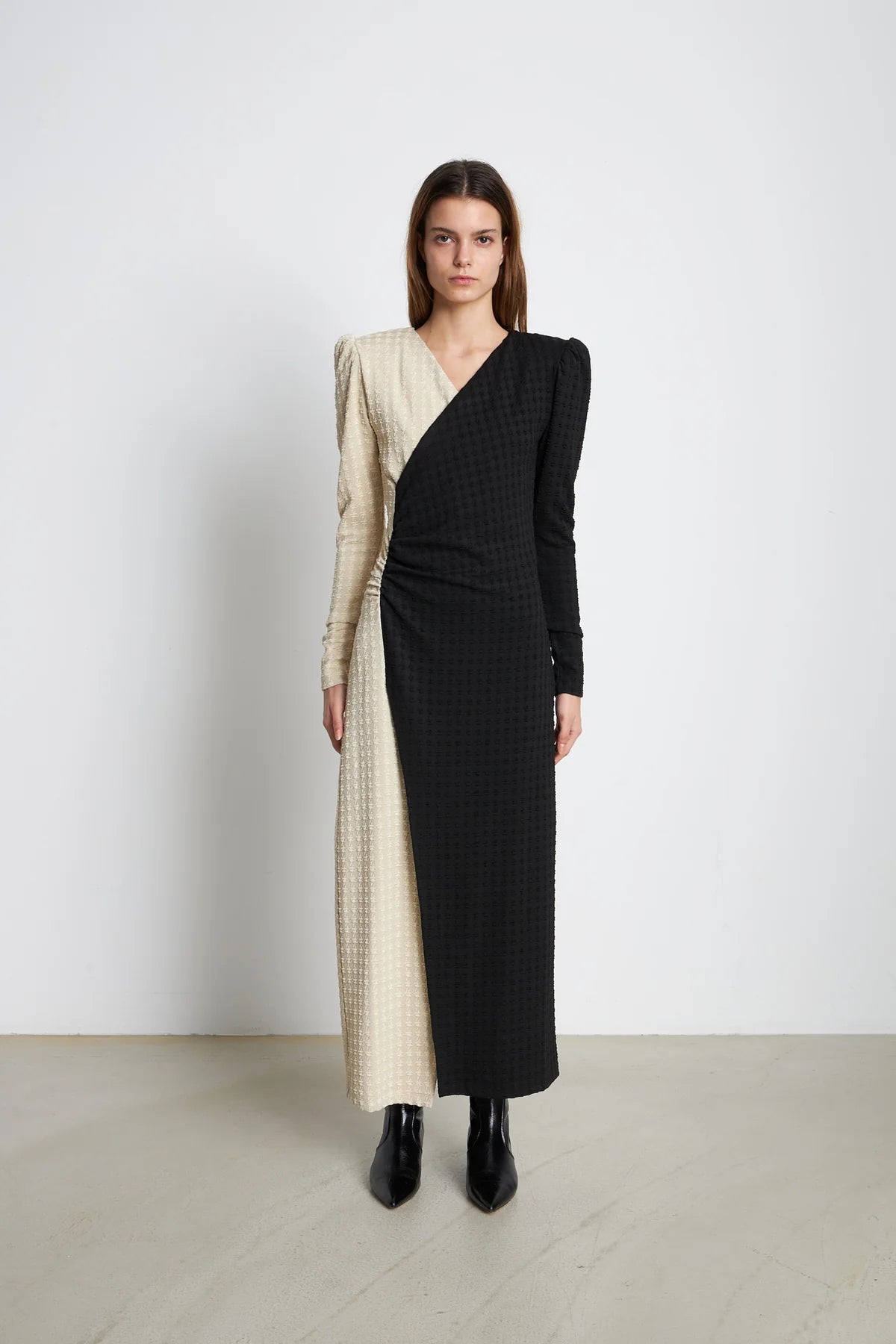 Black v neck jersey dress outlet