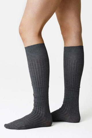 Loelle Ribbed Knee High Socks