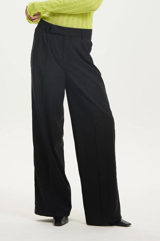 Resolute Tailored Trousers | Black