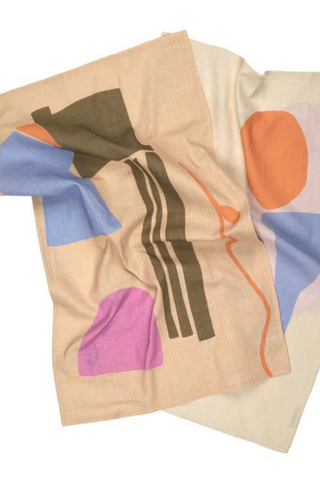 Playful and versatile. The Anytime Tea Towels come in 2 designs that are both spontaneous and forgiving. Filled with lines, spots, and splotches, they can absorb a mess in more ways than one. 