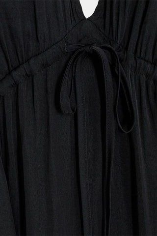 FLUTTER SLEEVE MAXI DRESS | BLACK