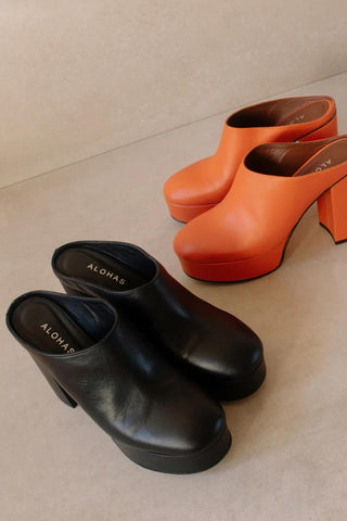 Clock Out Mule | Black
