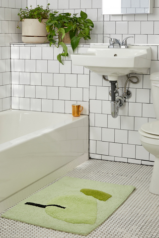 Make your mornings a little easier: this super soft abstract bathmat in charming greens is just what your bathroom needs.