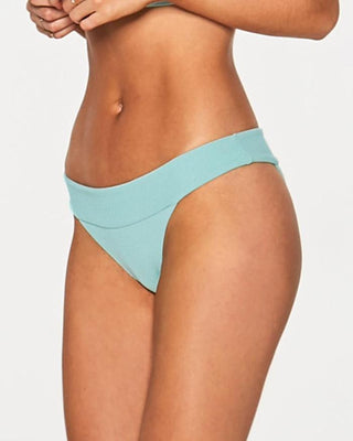 The Ridin' High Veronica bottom offers the perfect balance between style and comfort! Features a thick band across the hips for a stylish fold-over look, while seamless construction works to create an extra flattering fit. Complete with our on-trend ribbed texture fabric. Designed by L*Space Swim. 