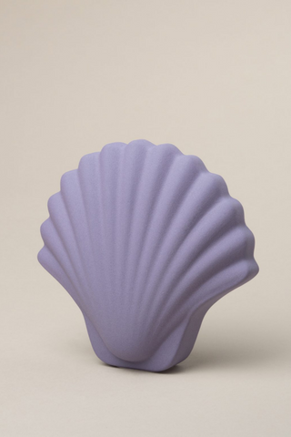 Bring the vacation home with our new Seashell Vases designed by Los Objetos Decorativos. Each piece is crafted by skilled ceramic artisans in Spain. This piece is the combination of 3D modeling and hand-crafted production. The rear vase allows putting your favourite floral arrangements. The perfect gift for yourself or someone in your universe. 