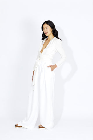 For the chic courthouse bride, Vanessa Cocchiaro has designed the perfect blouse for all wedding events. Pair it with a statement heel, and our Breakaway Pant and you have a complete look. 