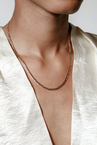 Looking for the perfect gold chain necklace? Look no further. Add Wolf Circus's 14k gold plated vermeil mariner chain necklace to your layering collection. The Toni makes a bold statement and adds to any outfit, pair with the Toni Bracelet. 
